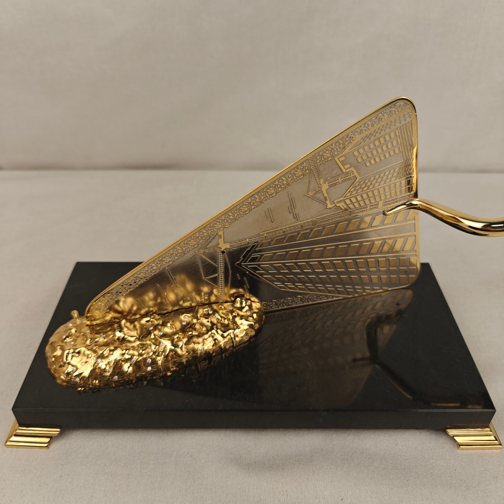 Подарок строителю "Мастерок" на долерите с фианитами