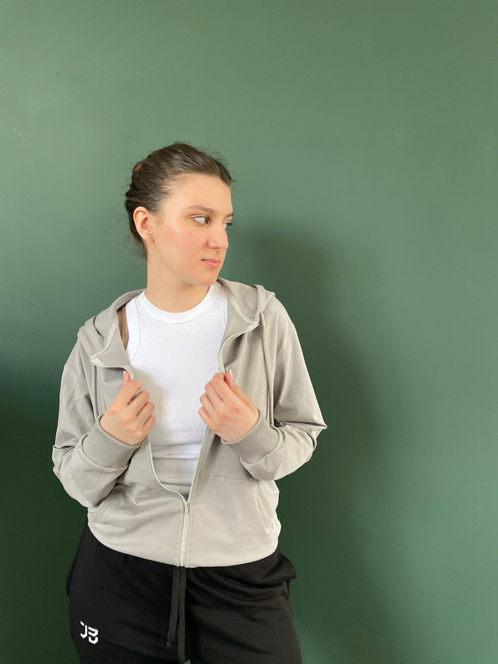 летний худи на молнии