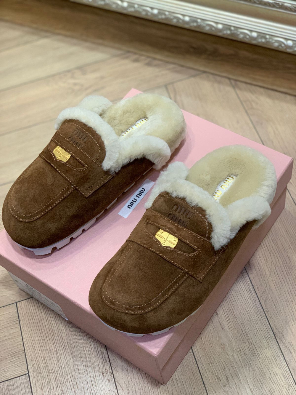 Сабо Miu Miu
