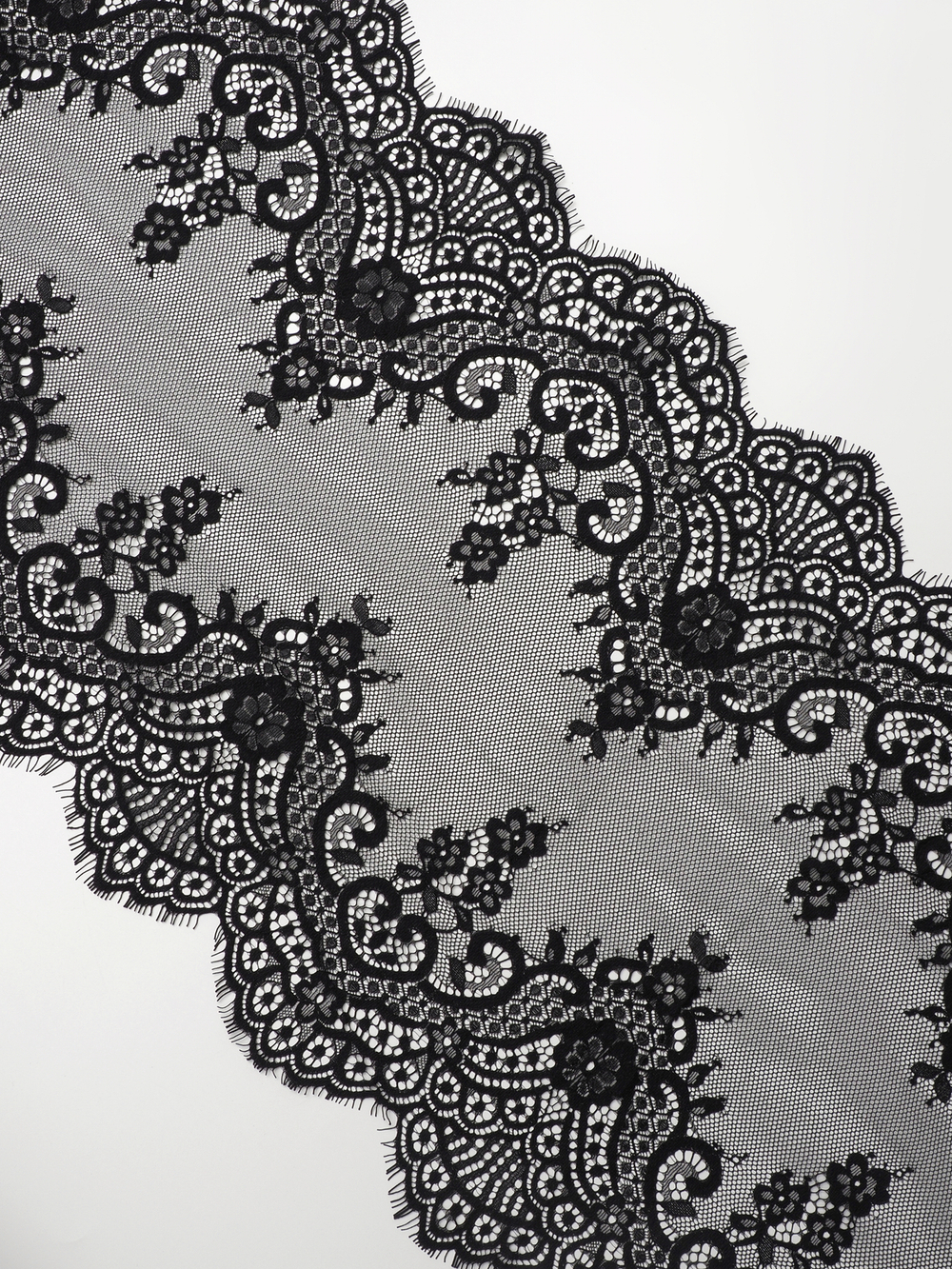 Кружево шантильи черное неэластичное ширина 36 см купон 2,9 м