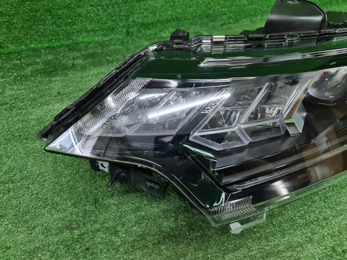 Фара левая Mitsubishi Outlander 3 (2018-н.в.) LED
