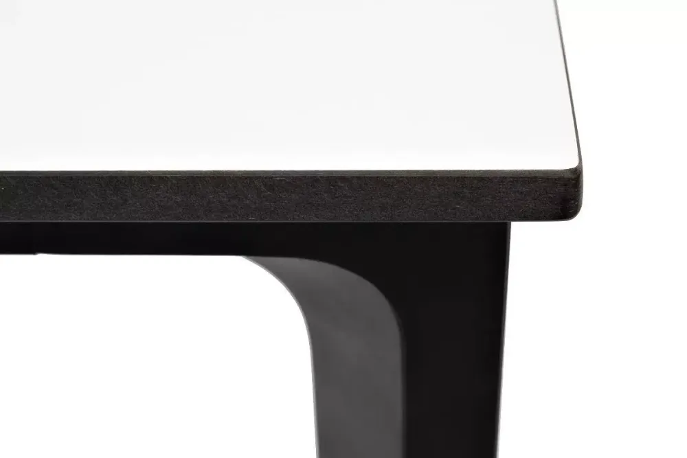 "Малага" обеденный стол из HPL 90х90см, цвет молочный, каркас черный