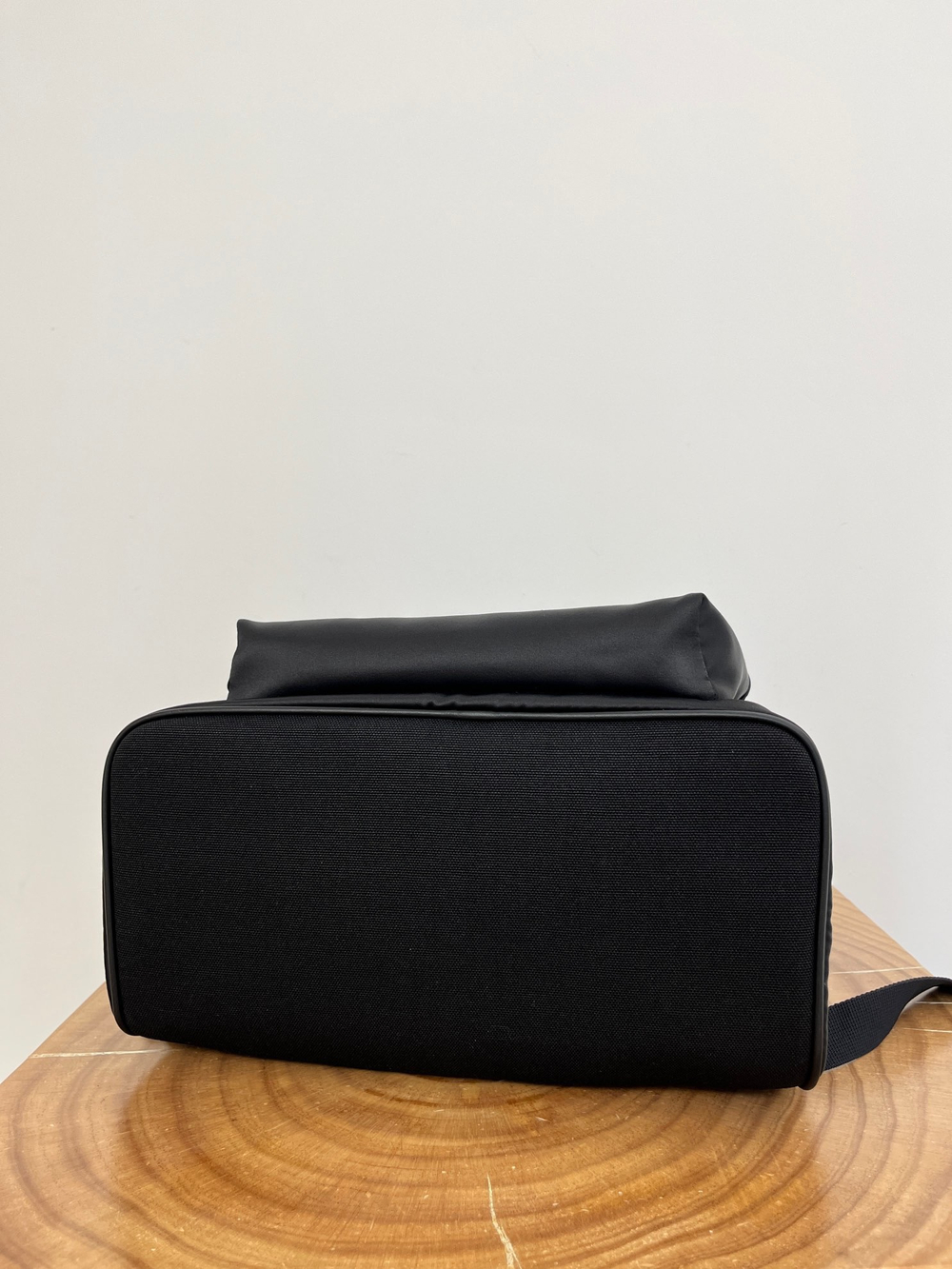 ГОРОДСКОЙ РЮКЗАК, ГЛАДКАЯ КОЖА И НЕЙЛОН