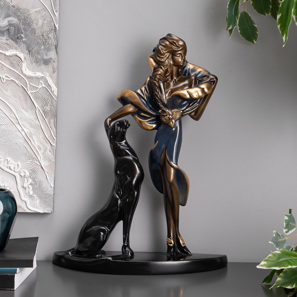 Девушка с пантерой Бронза