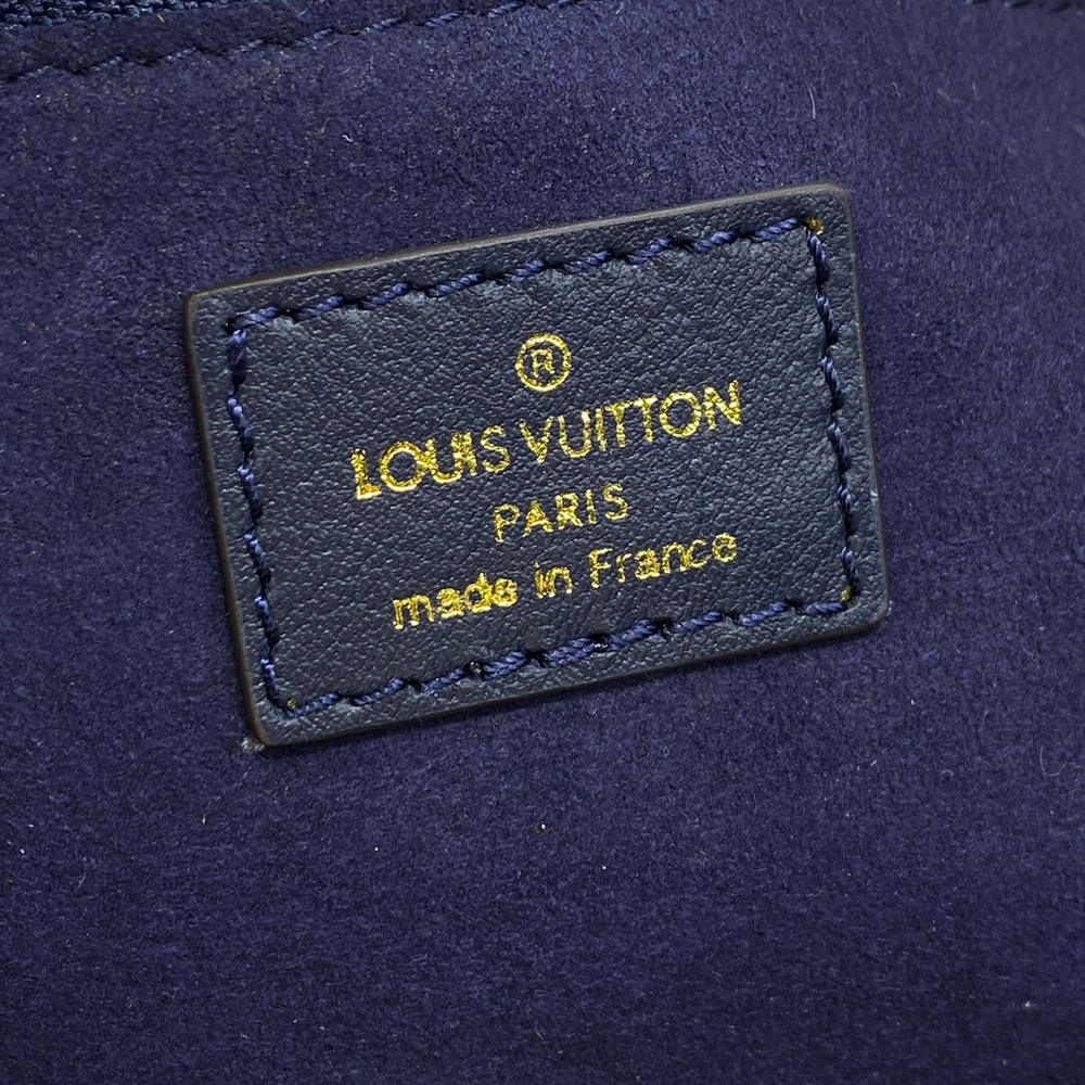 Louis Vuitton On My Side PM