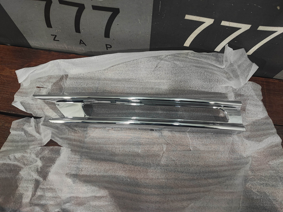 Накладка переднего бампера ML (W166) 11-15 Новая Оригинал 18MH09322