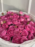 Гранд букет из кустовой пионовидной розы Мисти