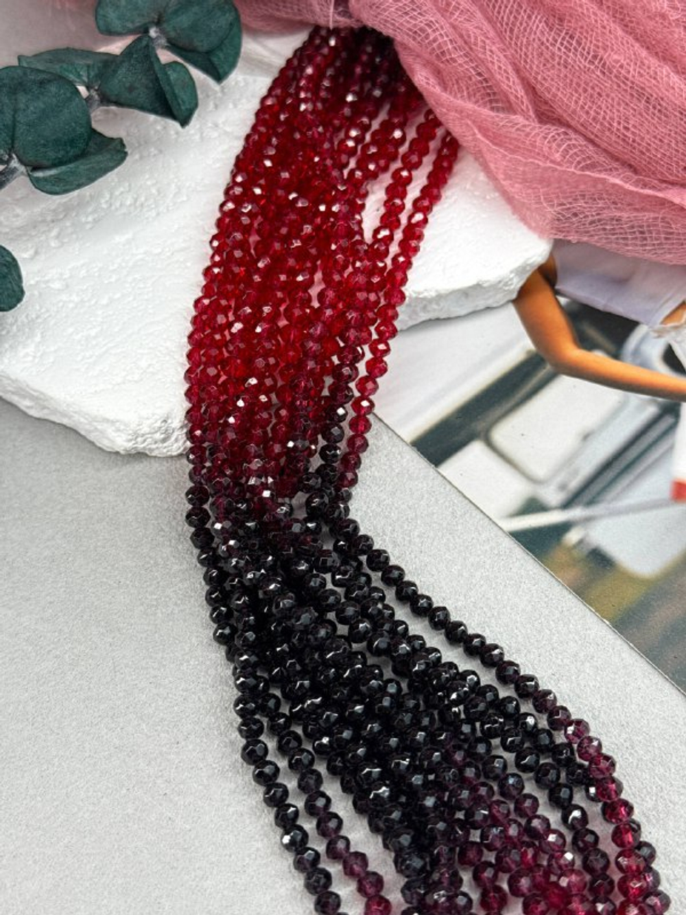 Рондели 4*4,5 мм, градиент красный-черный, нить 38 см