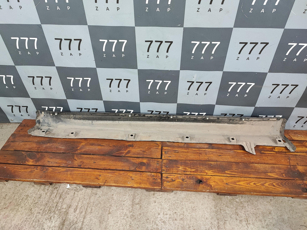 Накладка порога правого Suzuki Vitara 2 14-22 Б/У Оригинал 7723154P0