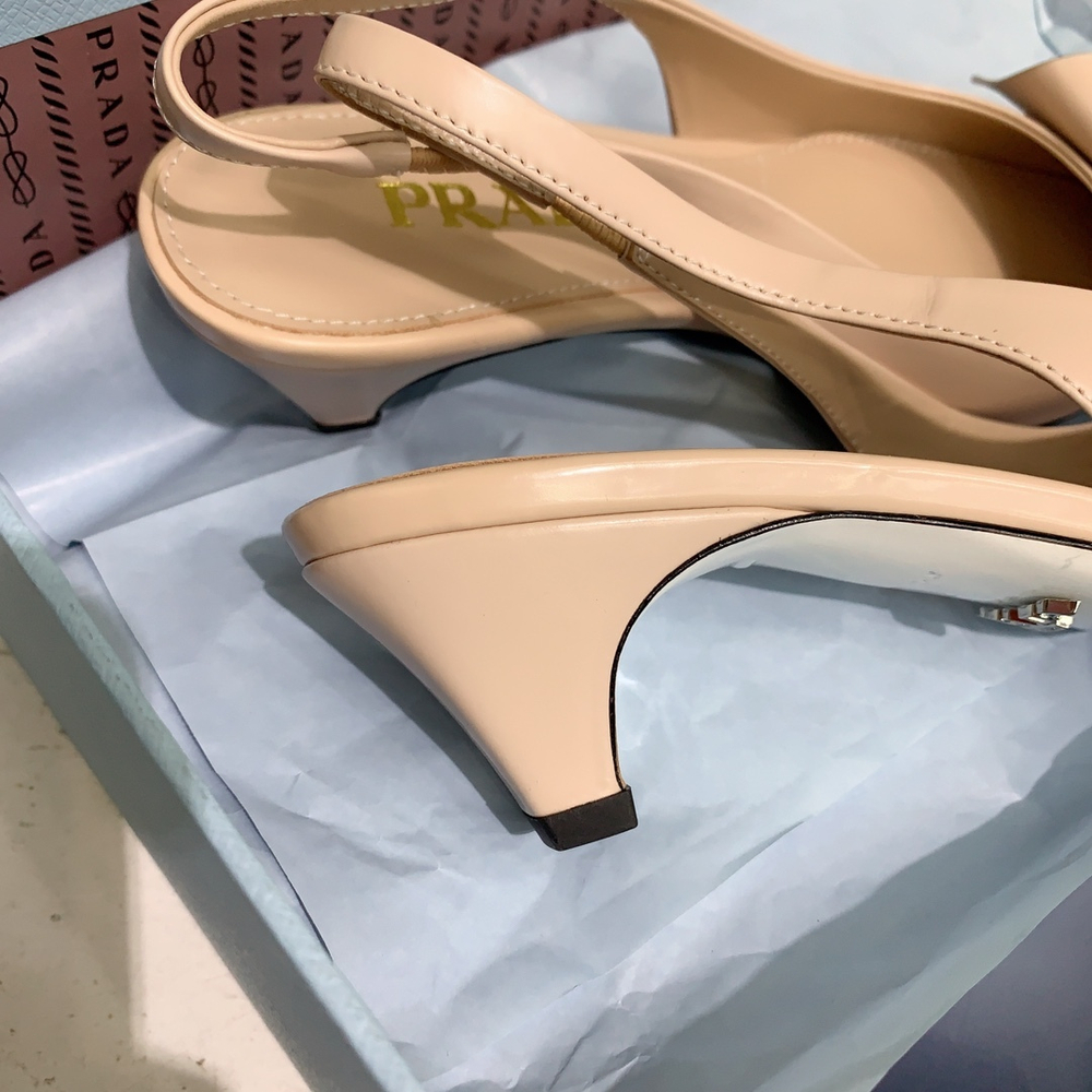 Prada Pumps