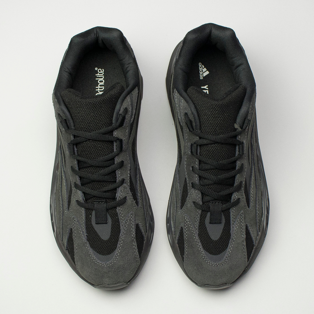 Кроссовки Adidas Yeezy Boost 700 v2 Wmns Vanta