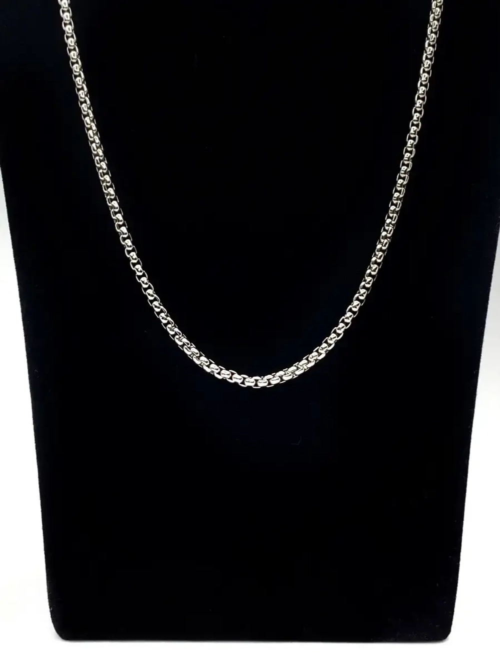 Длинная цепь тонкого плетения из стали