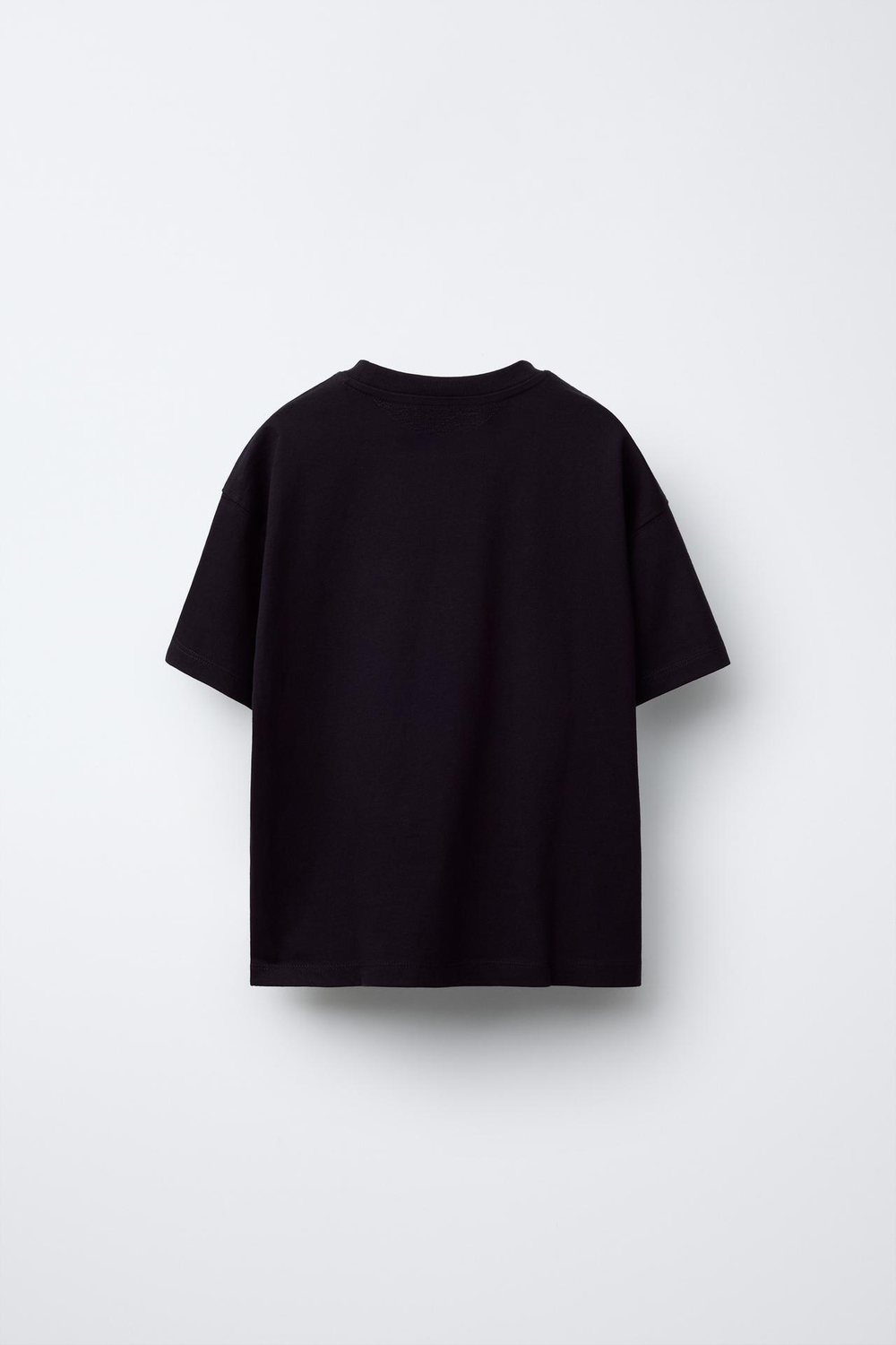 ZARA ФУТБОЛКА С РЕЛЬЕФНЫМ ПРИНТОМ, ЧЕРНЫЙ