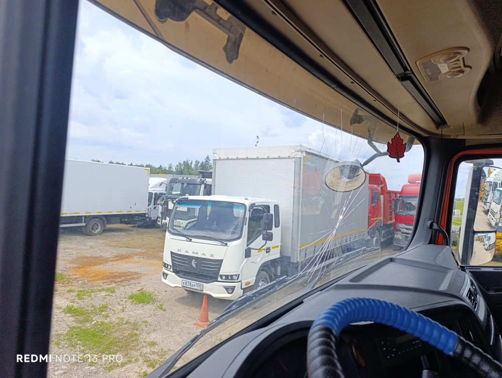 Shacman (Shaanxi) SX* 6x4 Седельный тягач SX42584V324 (Дизельный, 11,6 л, 423 л.с., МТ)