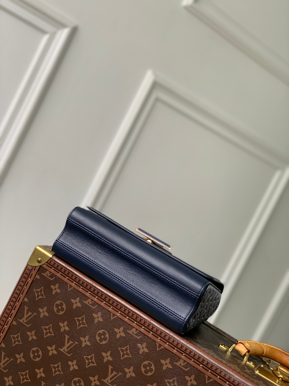 Louis Vuitton Twist MM Slim