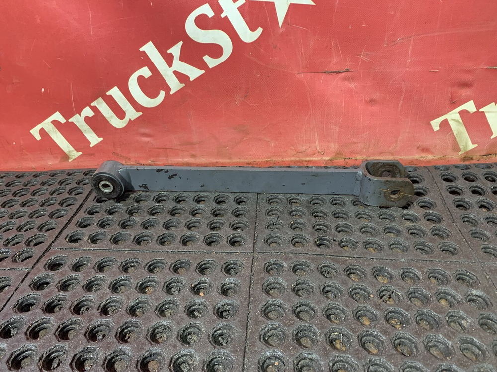 Стойка переднего стабилизатора