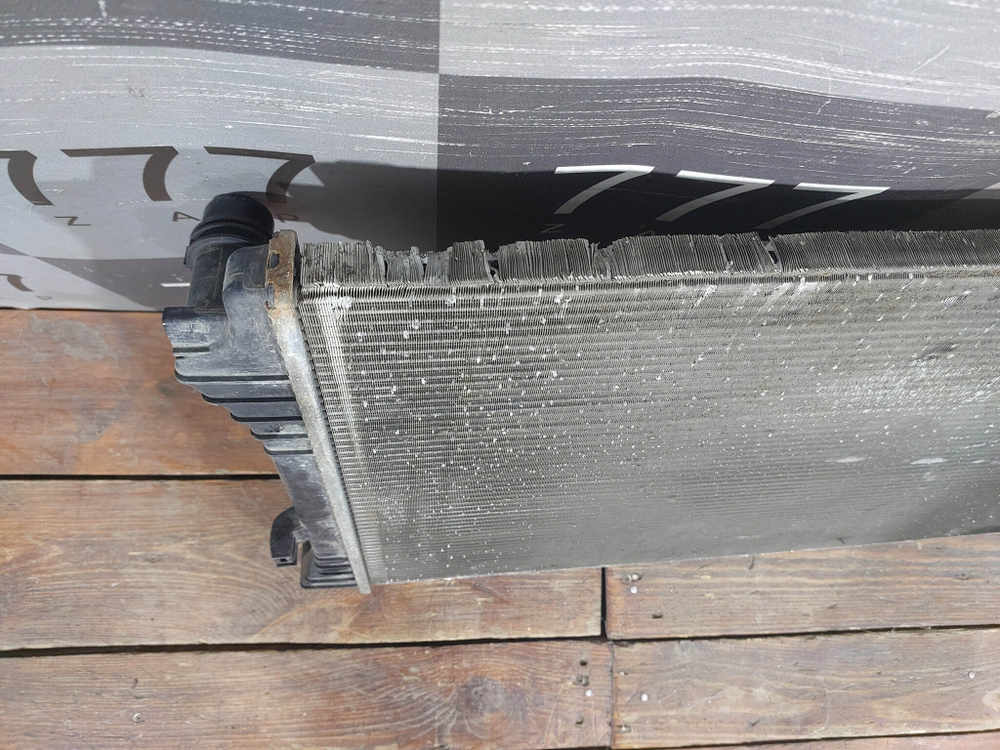 Радиатор двигателя Skoda Karoq 17-нв Б/У Оригинал 5Q0121251EM