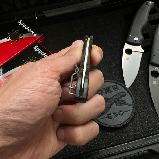 Складной нож Spyderco Dragonfly 28ZFPGR2 c клинком из стали VG-10, рукоять FRN