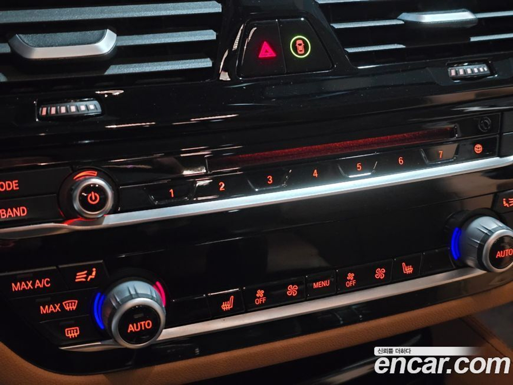 BMW 5 Series (G30) 520i Luxury (09.2019)