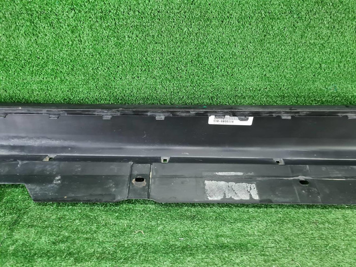 Накладка порога правая BMW X2 F39 (2017-2023)