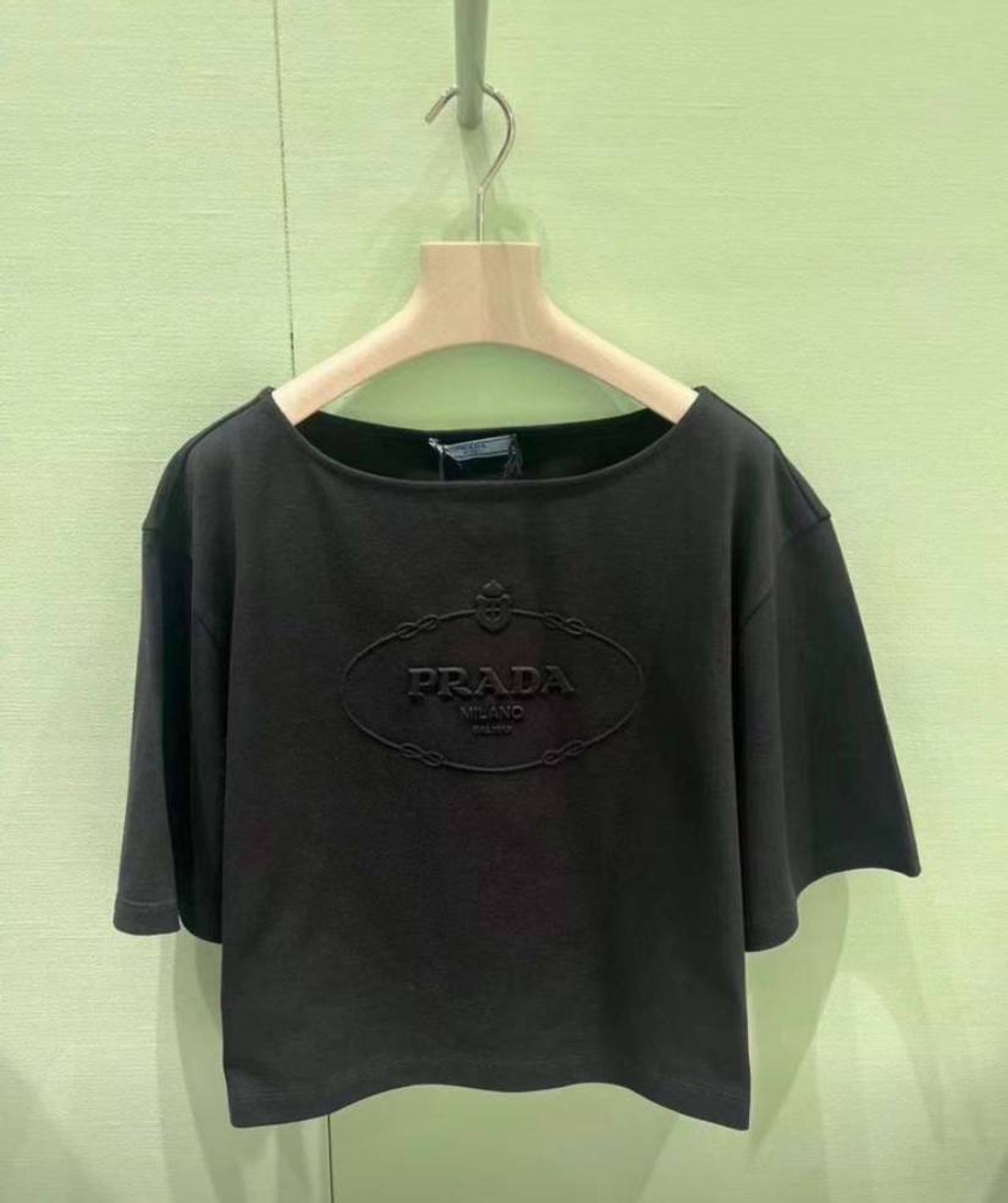 Футболка Prada