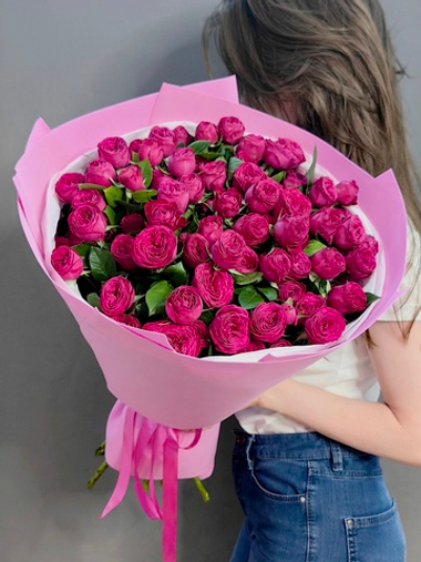 Букет из кустовых пионовидных роз "Dima Bombastic"