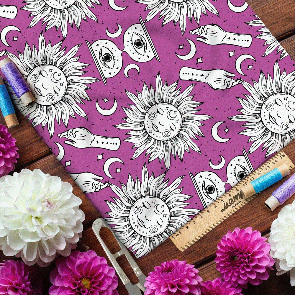 Ткань сатин эскизы астрологических символов на розовом фоне