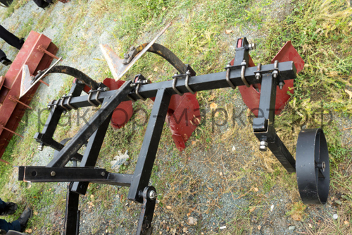 Культиватор-окучник