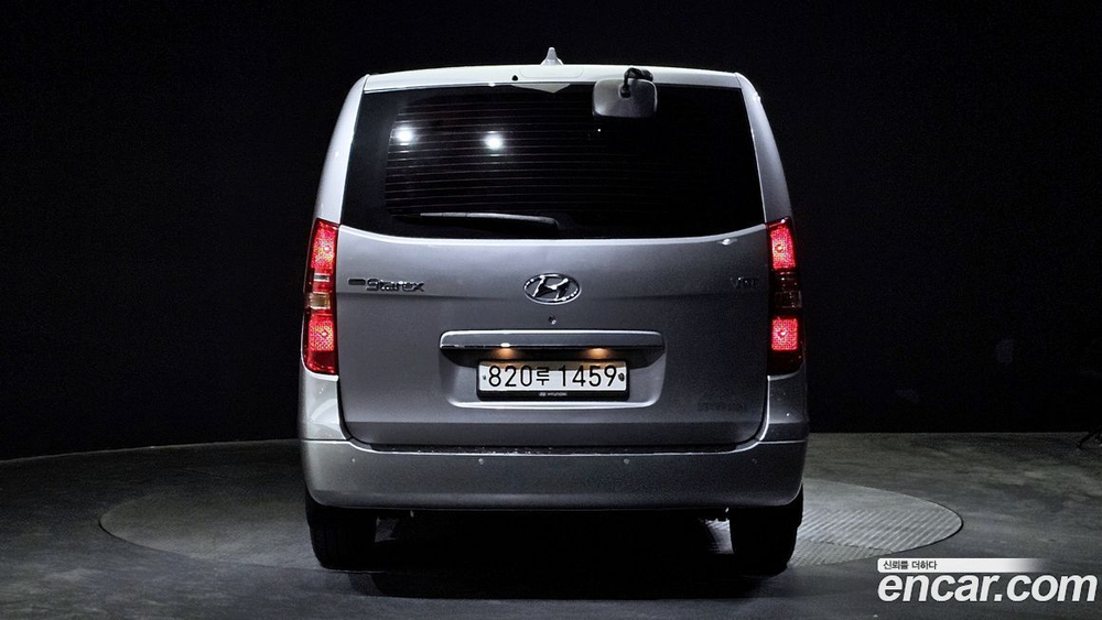 Hyundai The New Grand Starex Van 3-х местный (02.2021)