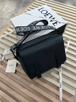 Сумка-мессенджер Loewe