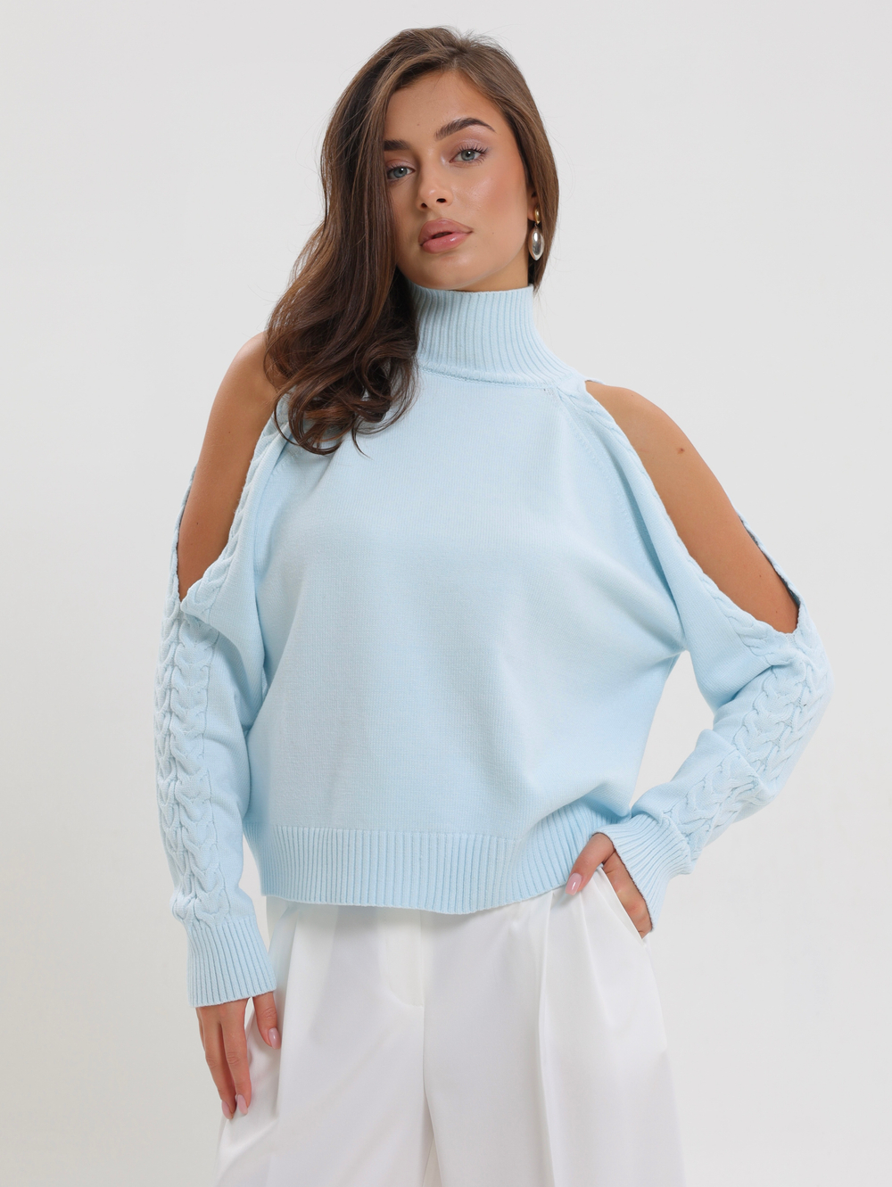 Джемпер с открытыми плечами