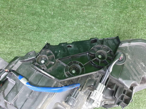 Фара правая Nissan X-Trail T32 (2017-2022) галоген