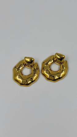 Серьги в стиле door knocker