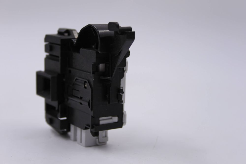 Устройство блокировки люка стиральной машины Whirlpool W11114342 160033664