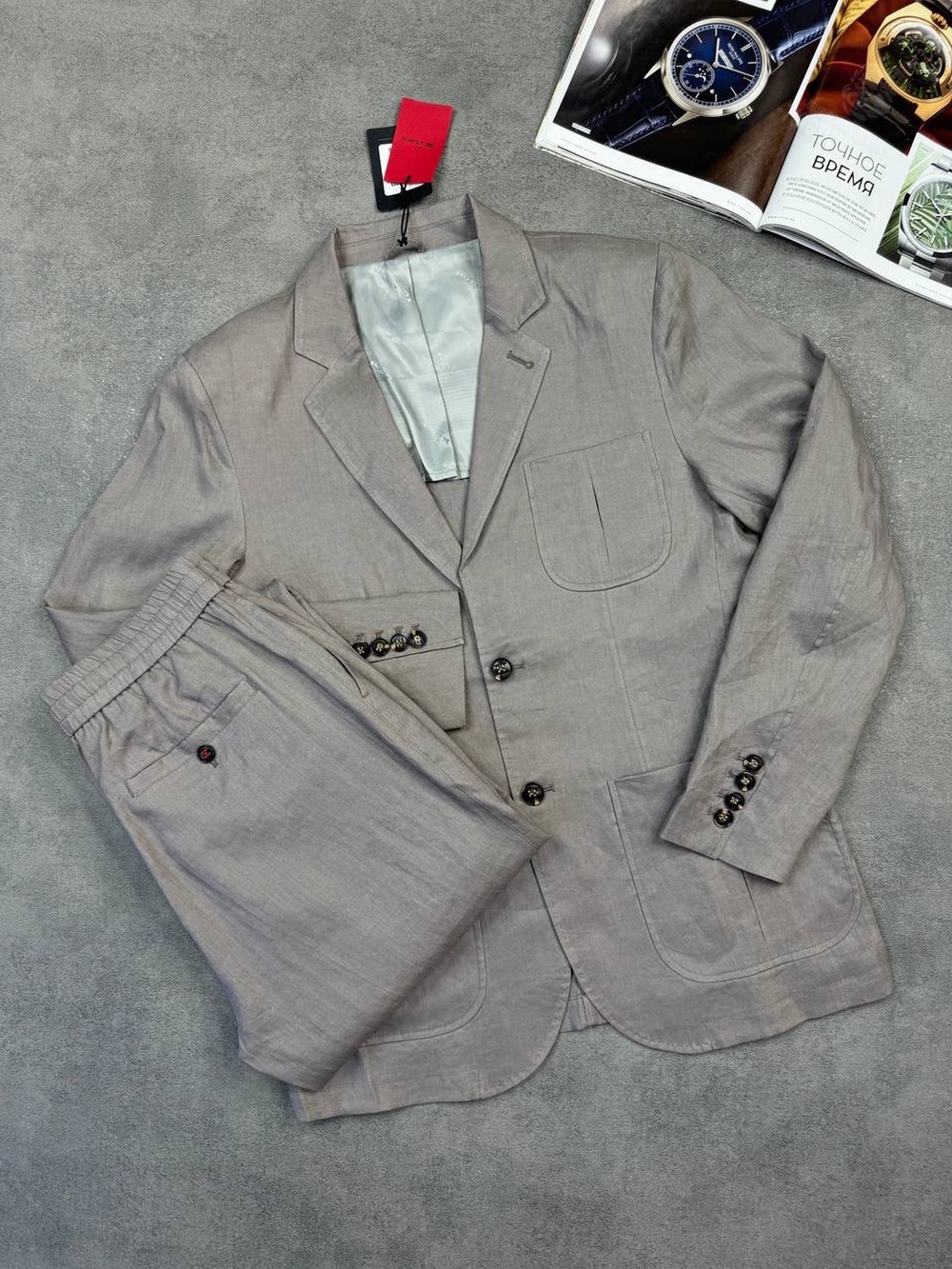 Льняной костюм Kiton