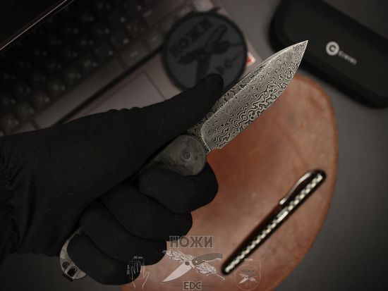Складной нож Civivi Elementum Button C2103DS3 c клинком из стали Stainless Damascus, рукоять карбон
