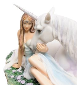 Veronese WS-265 Статуэтка Девушка и Единорог «Чистое сердце»