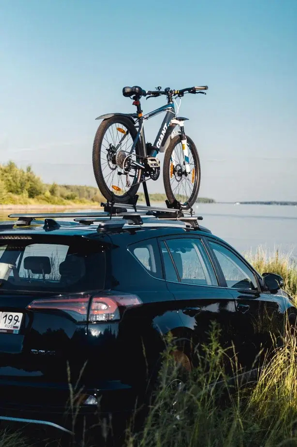 Велокрепления на крышу автомобиля  LUX PROFI 