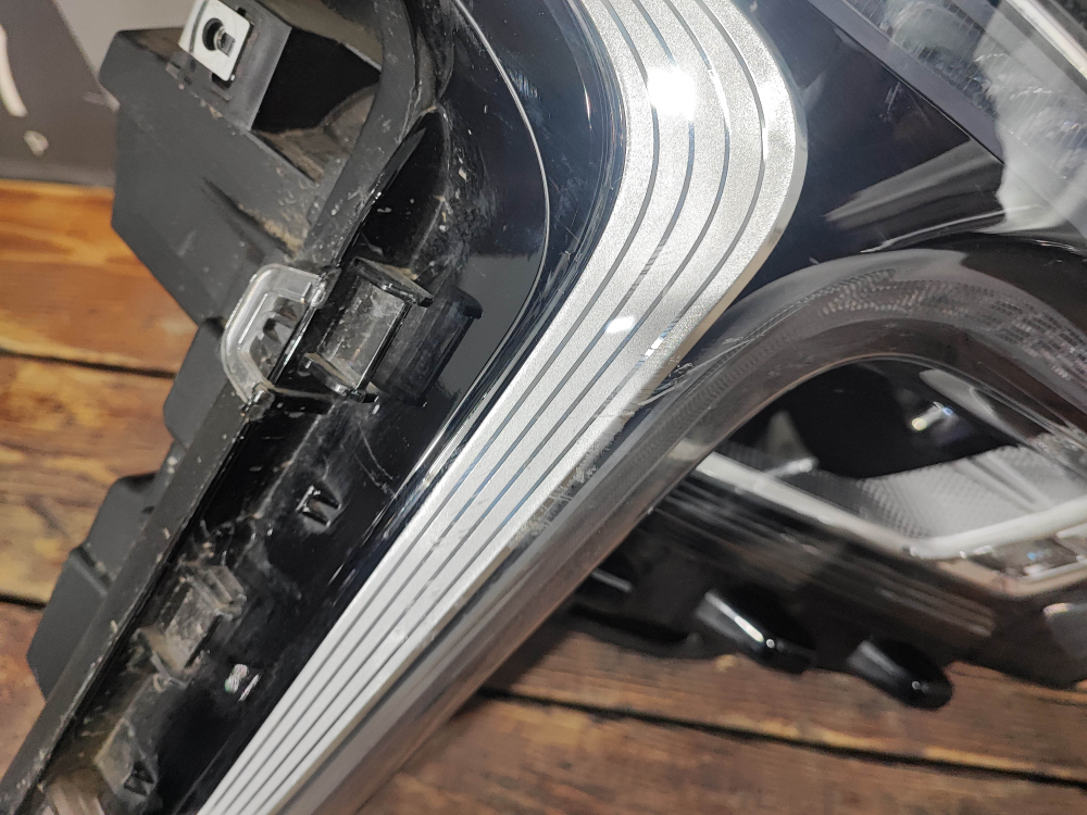 Фара правая FAW Bestune B70 20-нв Б/У Оригинал 3711030BA02D