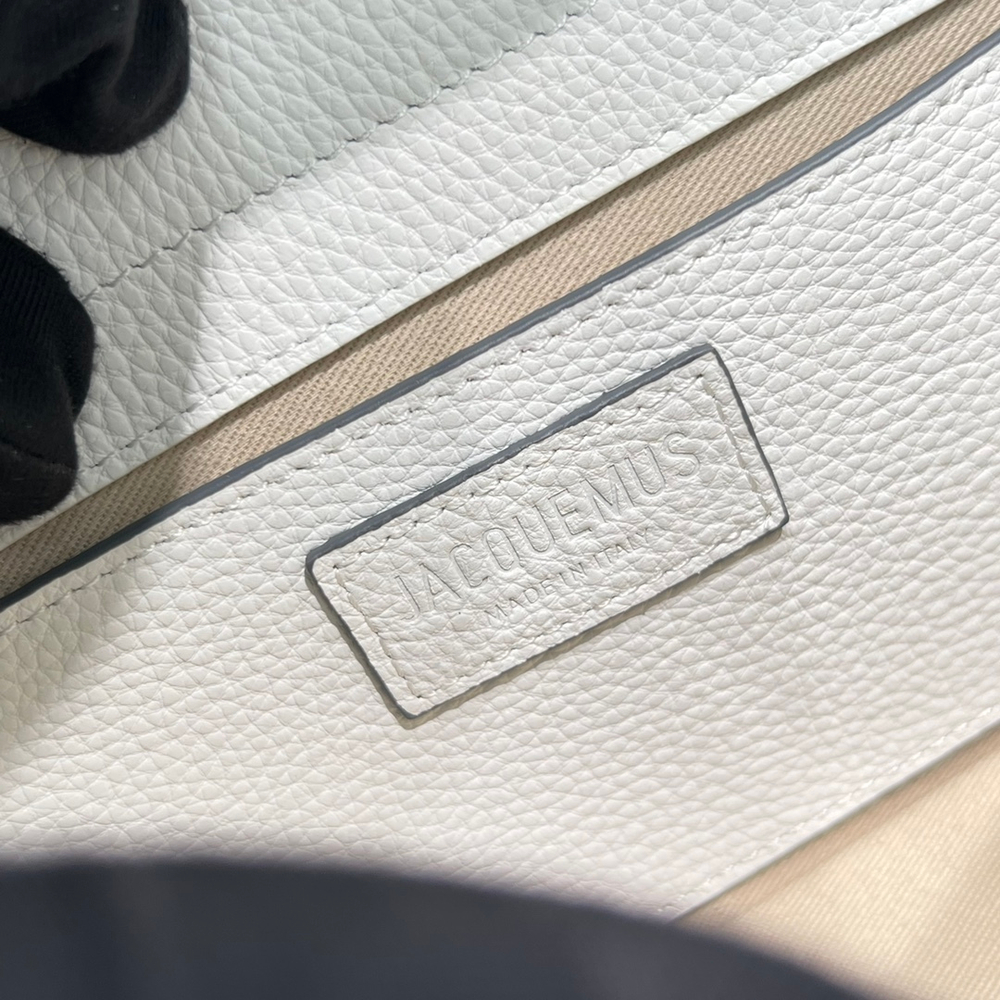 Jacquemus Le Grand Bambino 23 cm