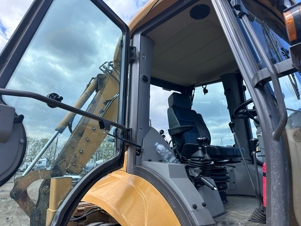 LUGONG LG* Экскаватор-погрузчик LG388H (Дизельный, 4,8 л, 102 л.с., АТ)