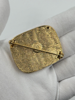 Брошь с красной вставкой Givenchy