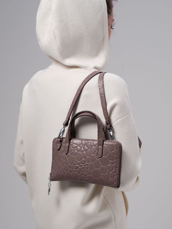 Сумка кожаная на плечо кросс-боди пастельно-фиолетовая стоун