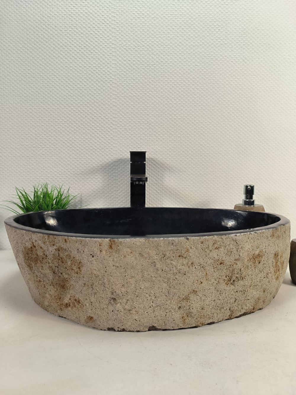 Раковина из речного камня RS-65630 59*35*15 0857