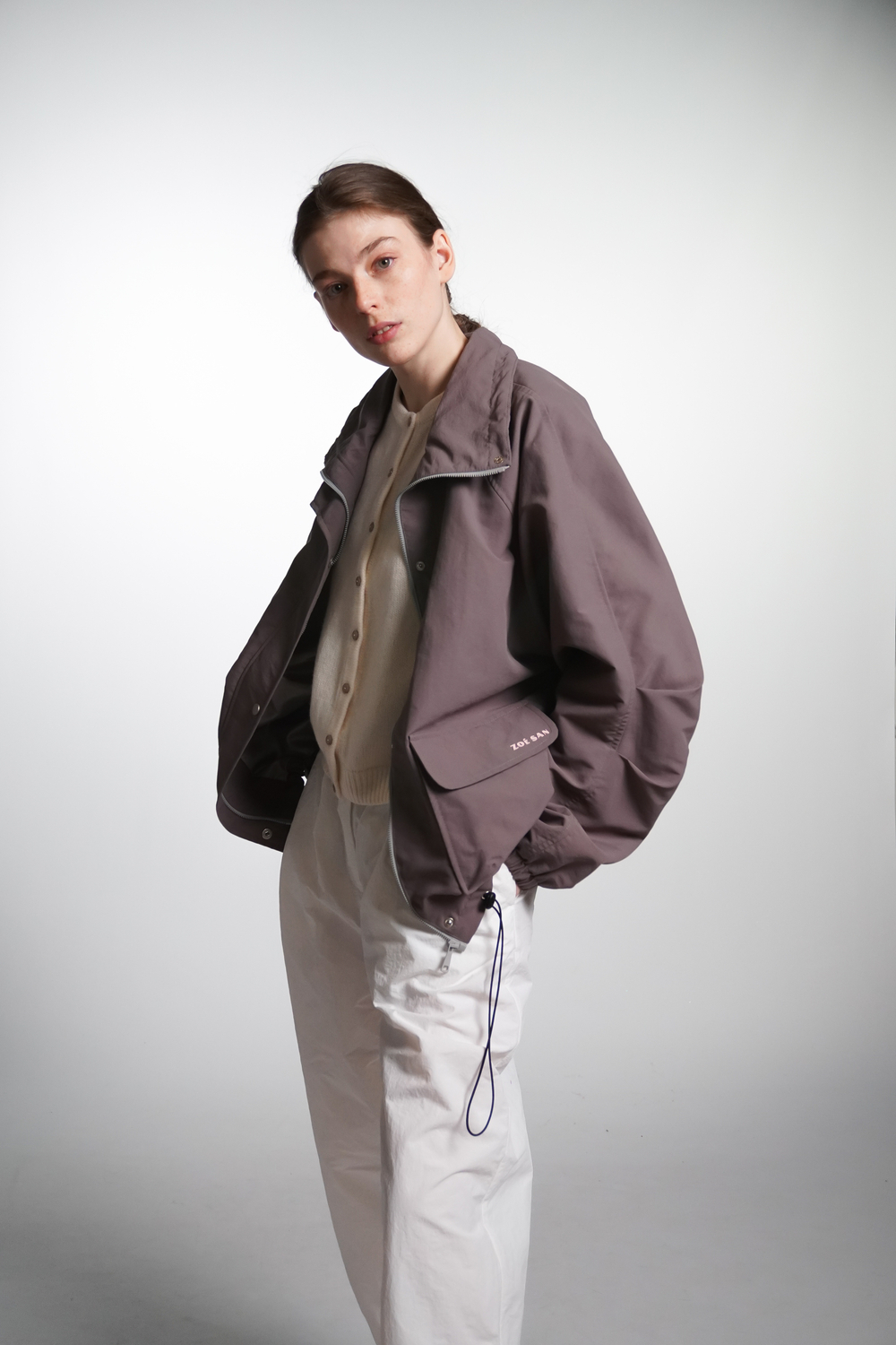 Ветровка серая