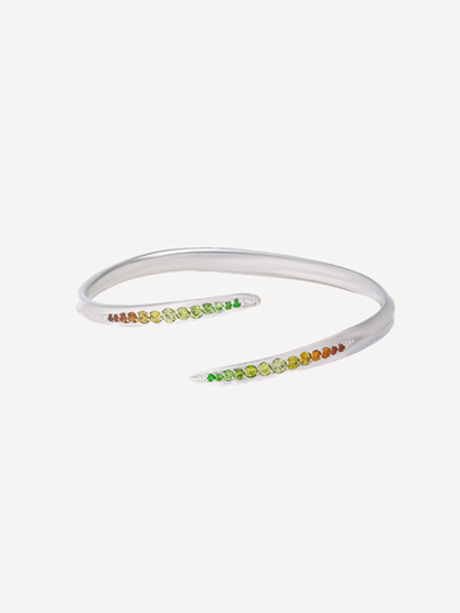 Браслет узкий из серебра со вставками из демантоидов