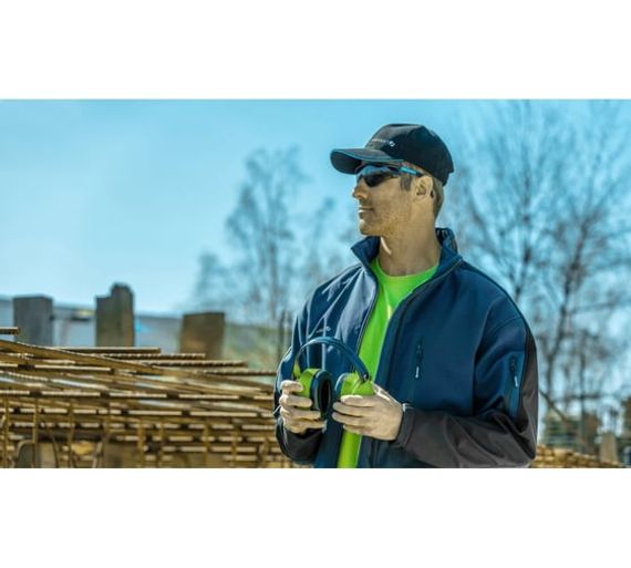 Кепка черная универсальный размер ALF Högert, арт. HT5K186