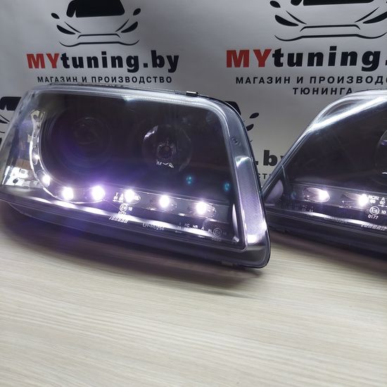 Передние фары VW T5 daylight black