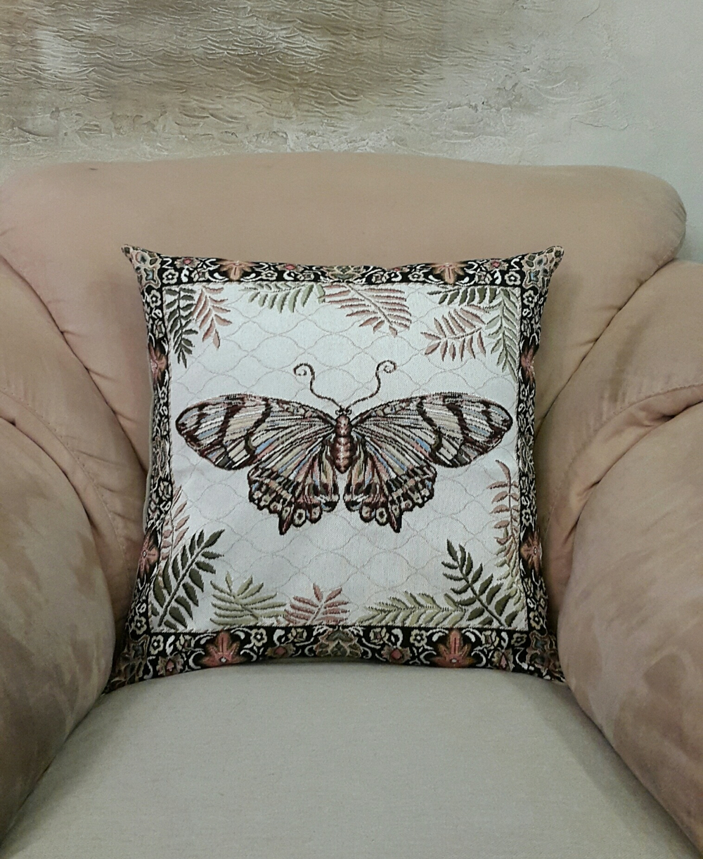 Декоративный гобеленовый чехол для интерьерной подушки Бабочка 47*47