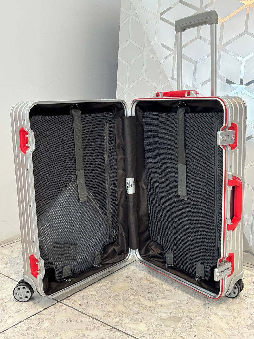Чемодан Rimowa